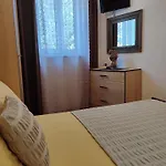 Apartman Lucija On The Sandy Mali Drvenik