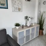 Lucija On The Sandy Apartman