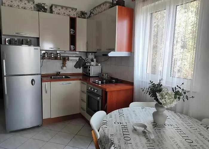 Lucija On The Sandy Apartman *