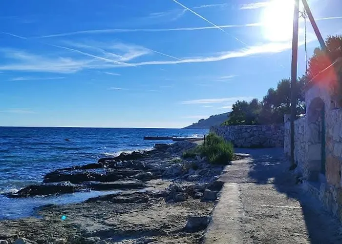Lucija On The Sandy Appartement Drvenik Mali